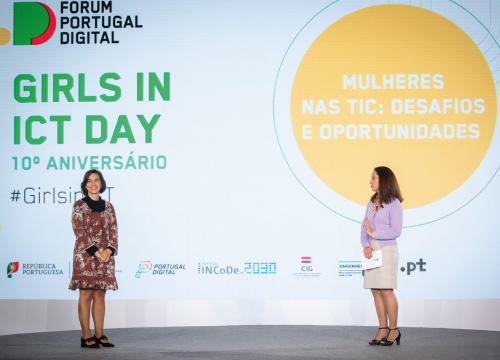 Susana Sargento e Sara Sá no palco do Girls in ICT Day